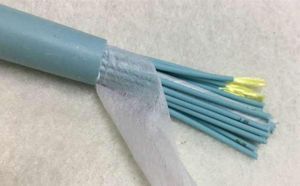 吐鲁番地区欧孚光缆厂家：室内光缆和室外光缆的区别